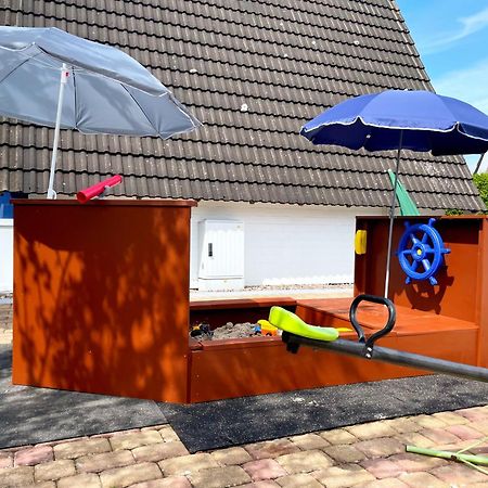 Familienfreundliches Ferienhaus In 5 Min Zum Strand Mit Terrasse Und Kostenlosem Parkplatz Cuxhaven Luaran gambar
